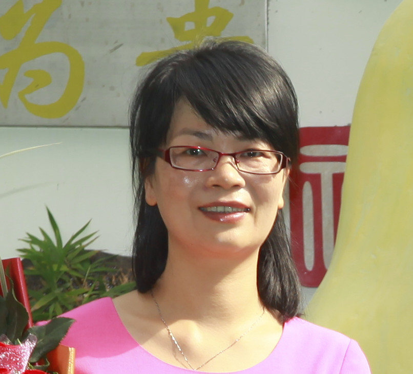 杜映容（办公室主任兼人事）