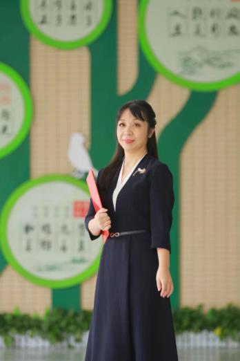党政办公室主任 钟菊萍