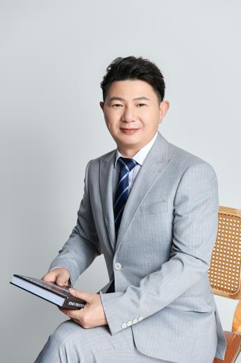 安全管理中心主任 雷继波