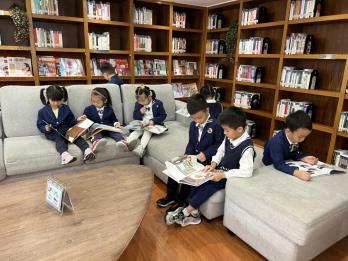 “阅”见未来 “阅”享成长--鹏兴幼儿园阅读节系列活动回顾