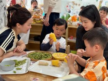 共赴春之约 ，共话成长时——记小中班家长开放日和家长会活动